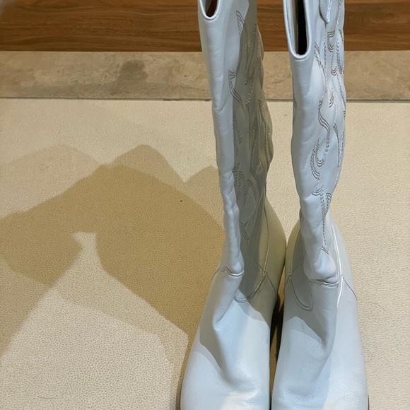 Bellini White Western Cowboy Boots - Picture 7 of 9